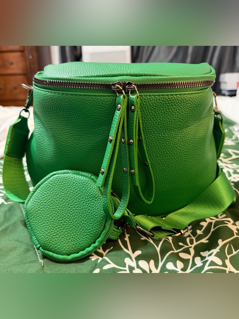 Green Women's Crossbody Bag with Coin Pouch
